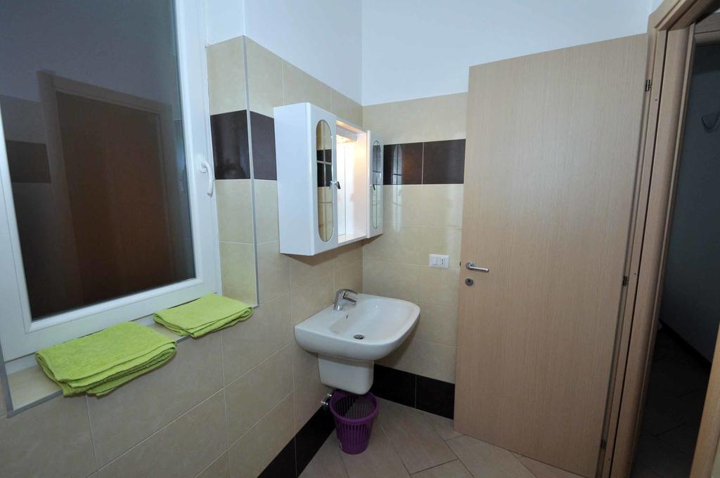 Casa Ciclamino Apartman Vercana Szoba fotó