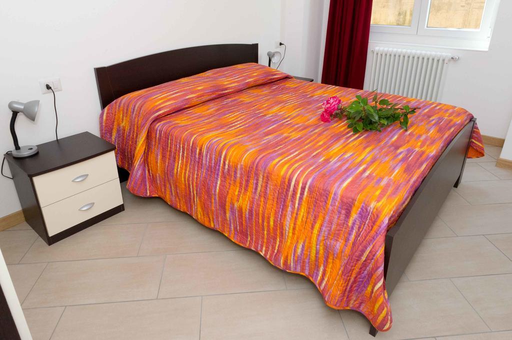 Casa Ciclamino Apartman Vercana Szoba fotó